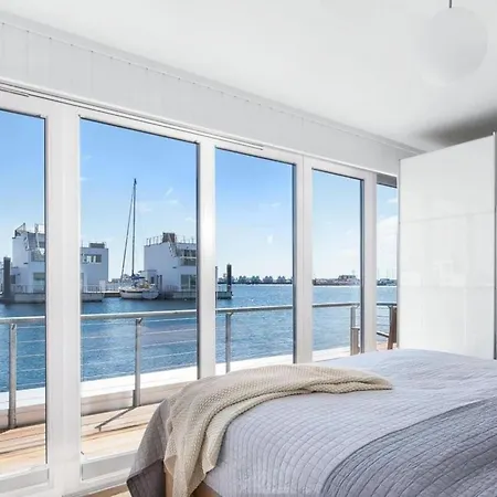 Stockholm Bådhotel 5*